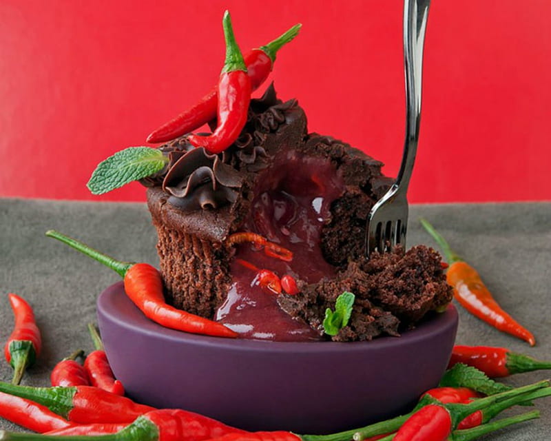 Chocolate Cupcake with Strawberry Mousse, cupcake, mousse, chocolate, chilies, HD wallpaper