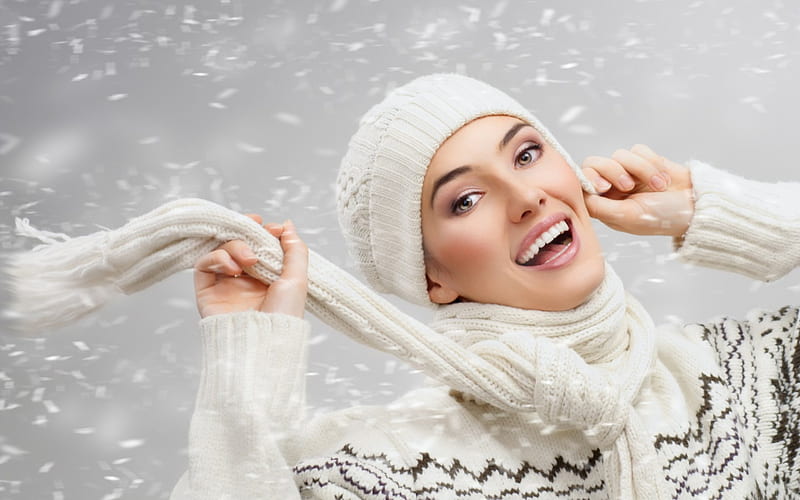 Happy Girl, pretty, bonito, woman, sweet, cold, graphy, hand, beauty, face, female, lovely, smile, winter time, lips, winter, hat, happy, hands, girl, snow, snowflakes, lady, eyes, HD wallpaper