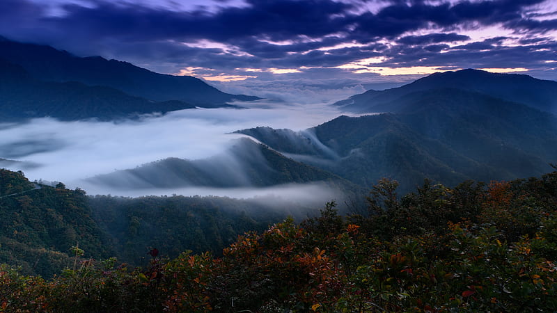 Foggy Clouds Covering Mountains , nature, clouds, fog, mountains, HD wallpaper