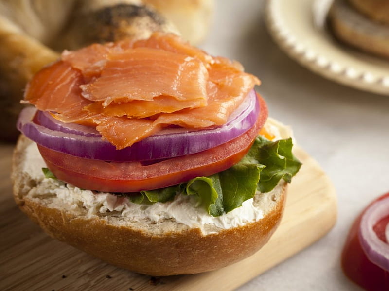 Salmon Bagel Sandwich, tomato, delicious, orange, fish, onion, food, bread, abstract, lettuce, bagel, sandwich, green, purple, salmon, HD wallpaper