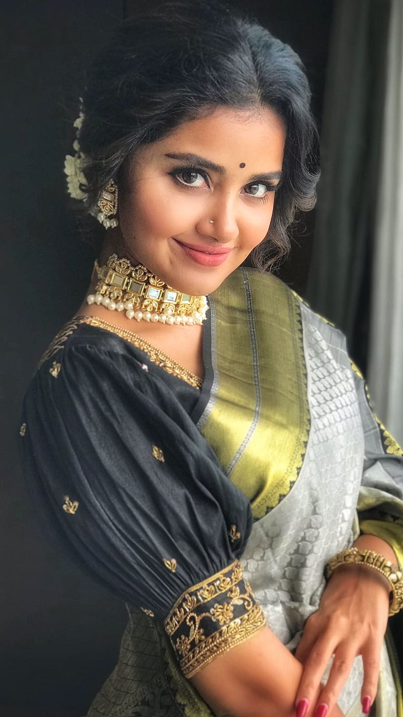 Anupama , Black And Grey Saree, traditional look, actress, HD phone wallpaper
