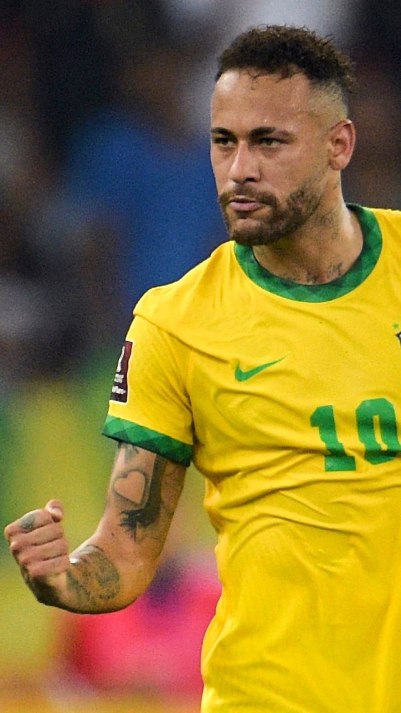 Neymar Power Look, neymar, football, yellow jersey, proud moment, HD phone wallpaper