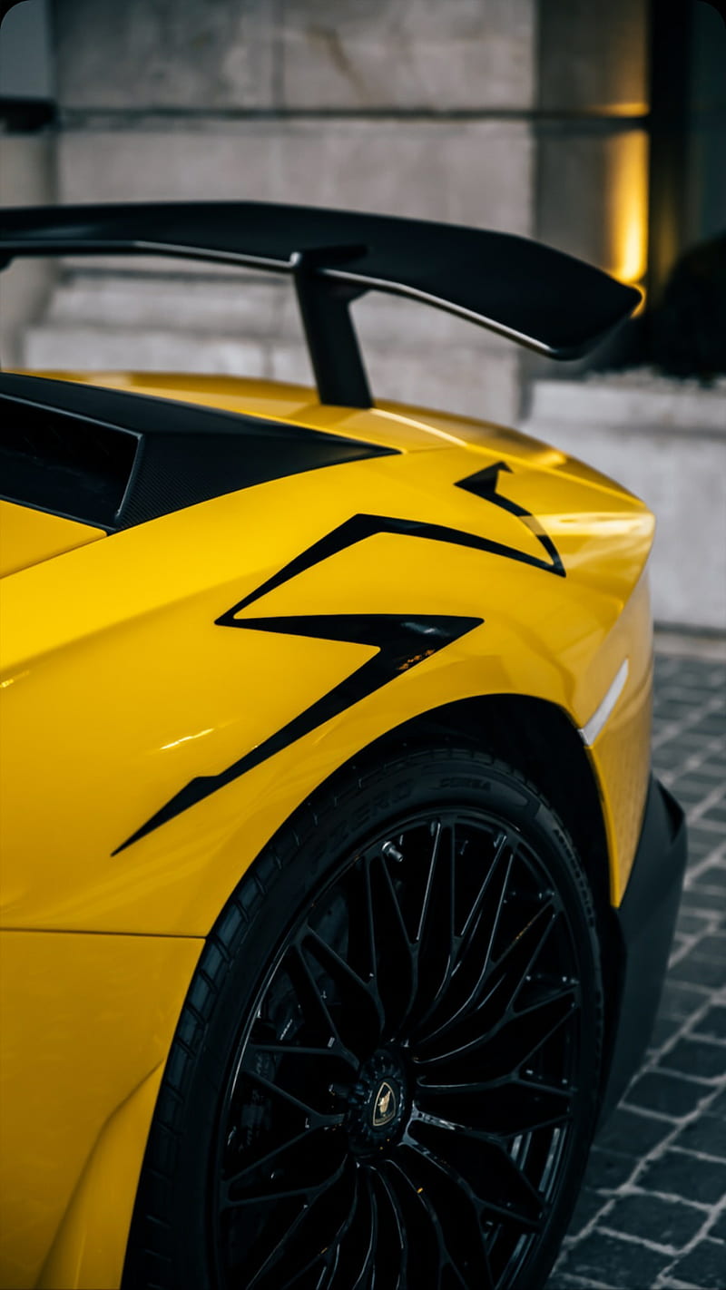 Lamborghini Aventador SV Yellow