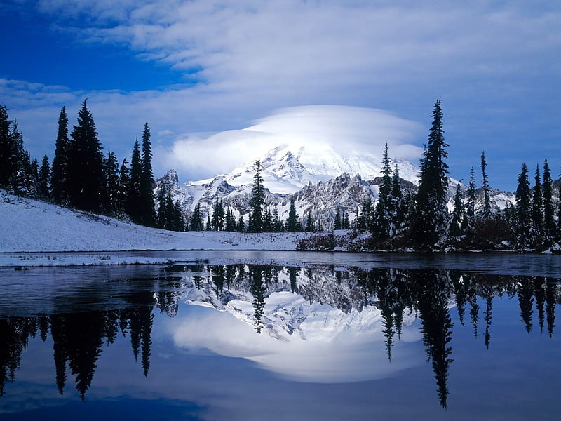 Mount Rainier Reflected Tipsoo Lake-Beautiful natural scenery, HD wallpaper