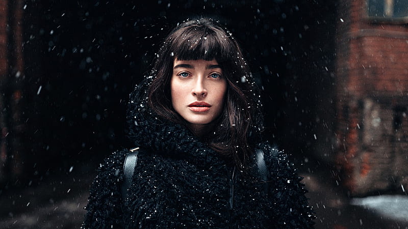 Girl Standing In Snow, girls, alone, snow, HD wallpaper