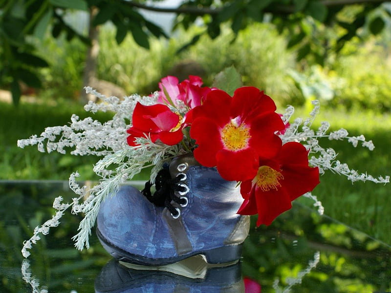 BOOT-IFUL BOUQUET, red, lawns, arrangements, grass, boots, outdoors, floral, posies, flowers, gardens, ornamental, blooms, shoes, HD wallpaper
