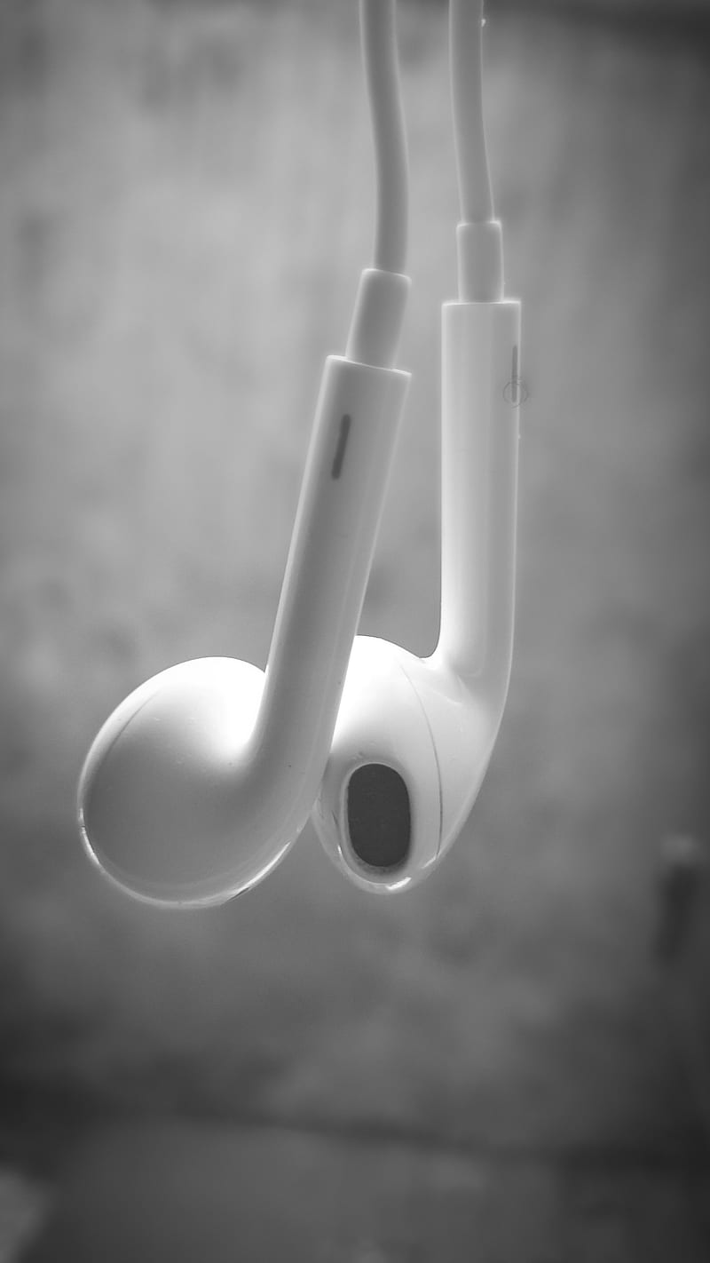 Music plays on the iPhone's earphones | HD wallpaper, 4k, free picture,  3840x2160, photography