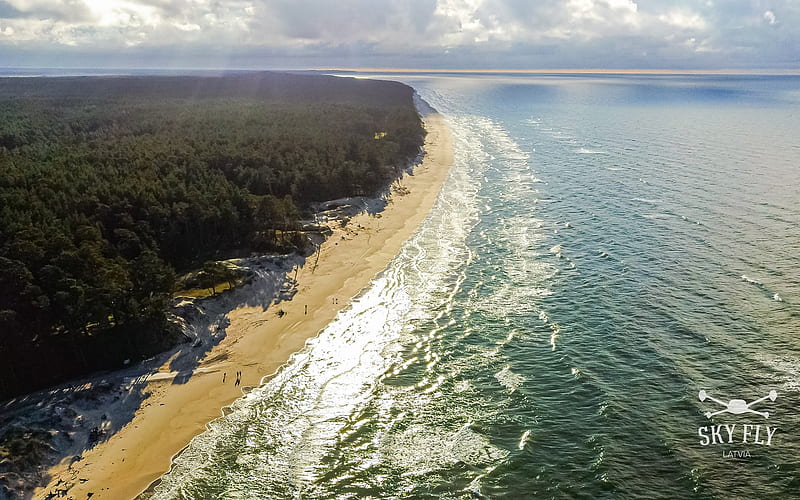 Coastline of Latvia, sea, coast, forest, beach, Latvia, waves, HD wallpaper