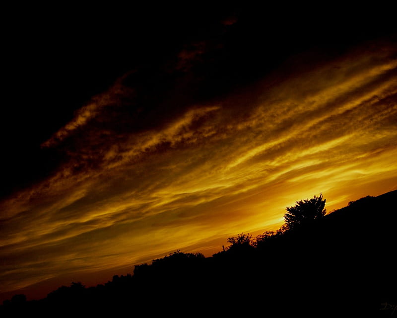 Brown sun. Обои Ubuntu природа. Dark Sunset.