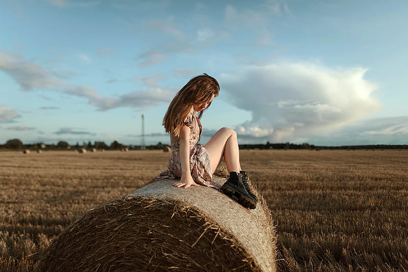 Big Lonely Field . ., cowgirl, boots, ranch, hay, outdoors, brunettes, bales, style, field, western, HD wallpaper