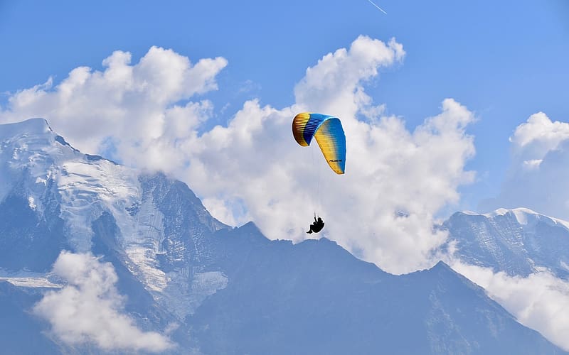 Paragliding in Mountains, winter, clouds, mountains, paraglider, HD wallpaper