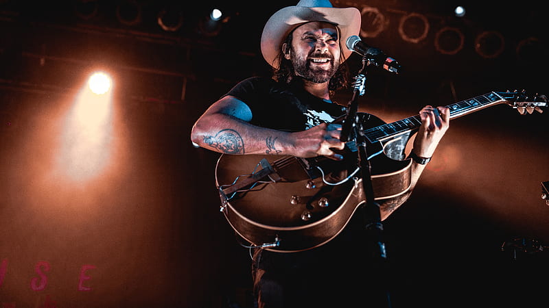 Shakey Graves With Guitar Is Wearing Black Dress And Cap Shakey Graves, HD wallpaper