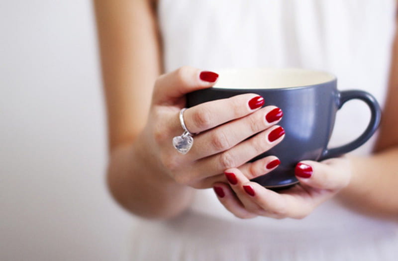 Cup Tea, hands, cup, beauty, jewel, enamel red, woman, taken care of fingernails, tea, HD wallpaper