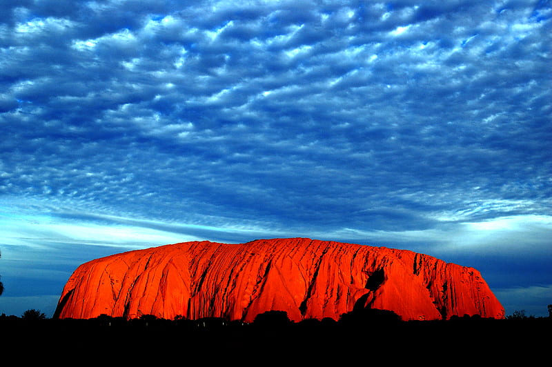 The colour of Uluru at Sunset, red, scenic, orange, rock, ayres rock, outback, bonito, australia, evening, wonder of the world, blue, cloud, alice springs, tourism, sunlight, sky, colour, HD wallpaper
