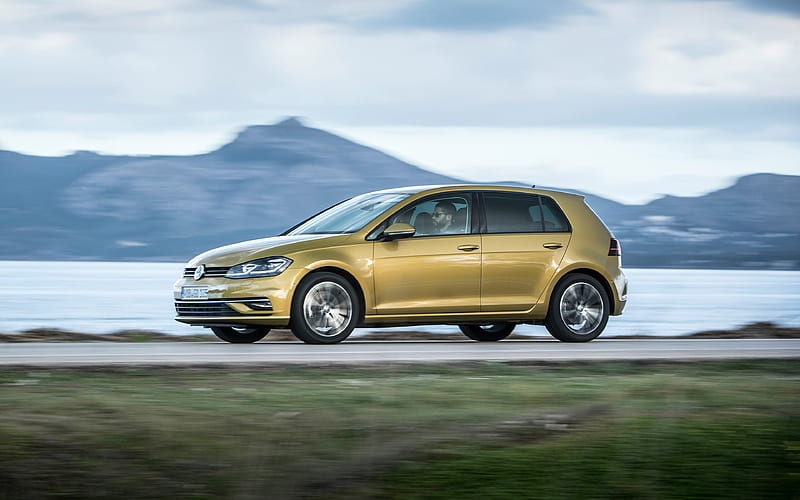 Volkswagen Golf VII, 2018, hatchback, new gold Golf, popular cars Volkswagen, HD wallpaper