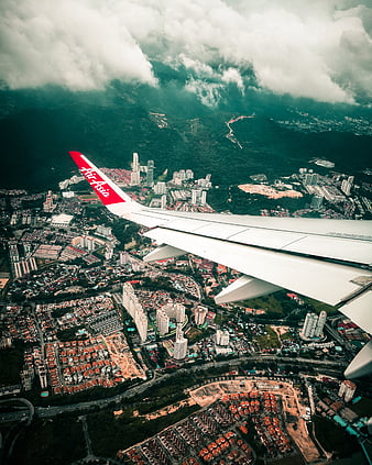 AirAsia to reduce 221 tonnes of CO₂ emission per aircraft per year via new  Flight Operations optimisation solution — airasia newsroom