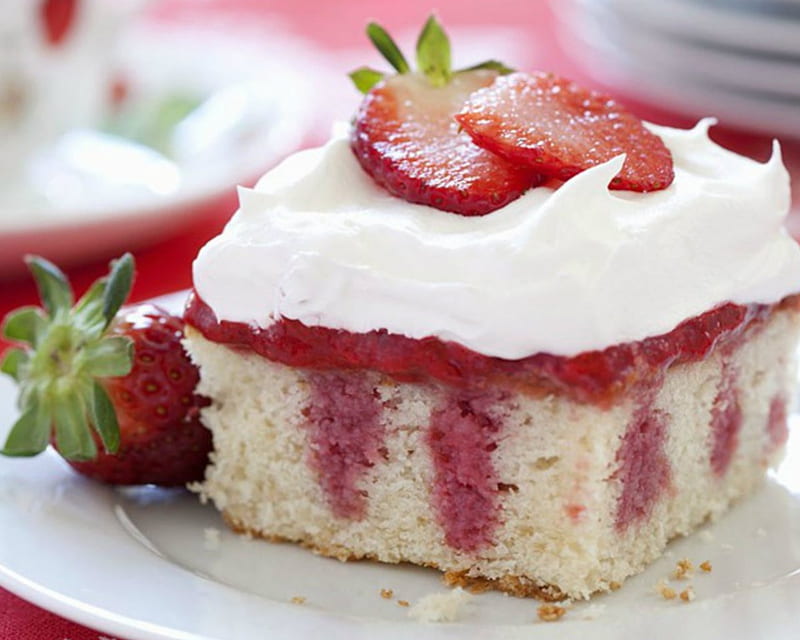 Strawberry Poke Cake with Whipped Cream, cake, strawberry, food, cream, HD wallpaper