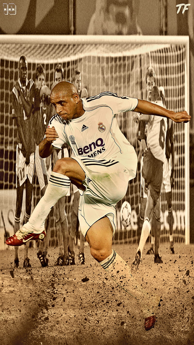 TTIS - The Telegraph in Schools - Happy birthday Roberto Carlos RC3, the  left footed magician who dominated in Brazil and Real Madrid C.F. jerseys  💥 | Facebook