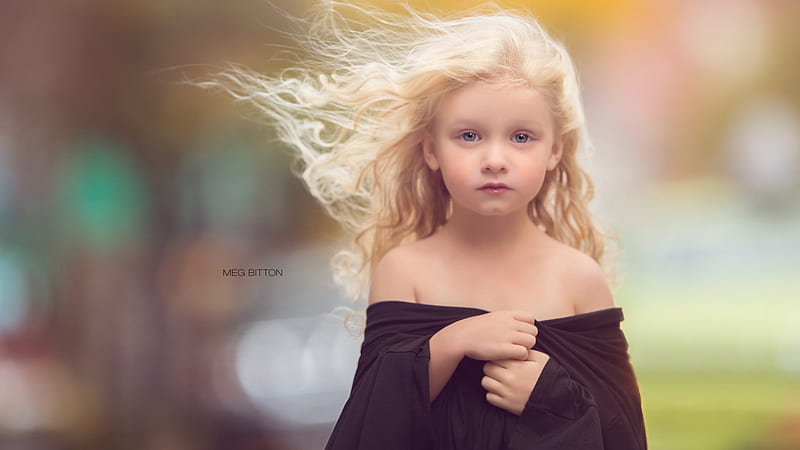 Ash Eyes Blonde Cute Little Girl Is Standing In Blur Background Wearing Black Dress Cute, HD wallpaper