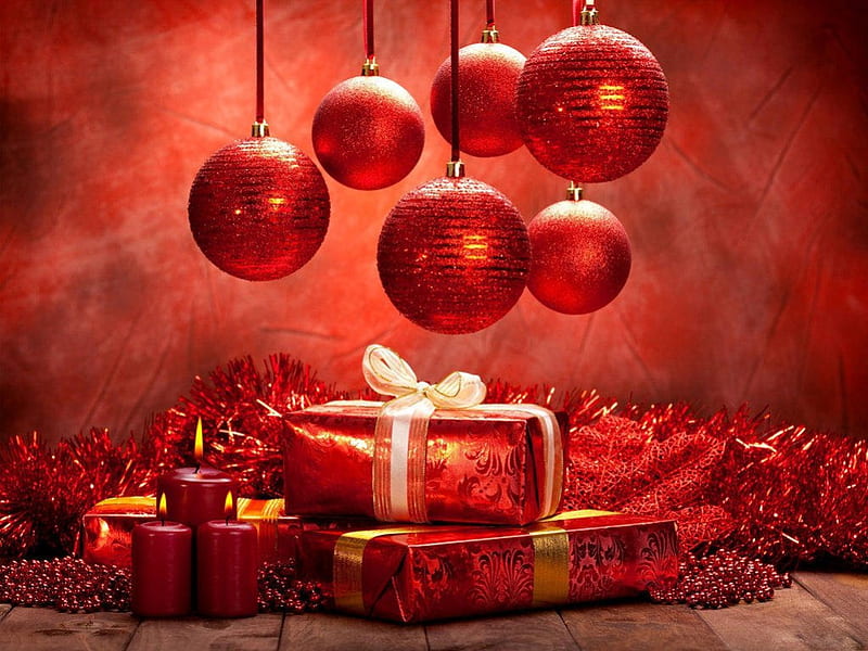 SHINY RED CHRISTMAS, red, baubles, wrapping, tinsel, floorboards, candles, flames, decorations, presents, gifts, HD wallpaper
