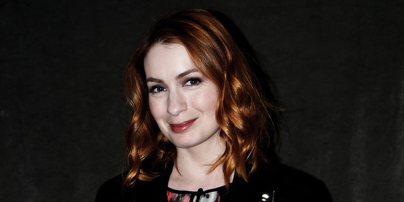 Supernatural star Felicia Day shares some adorable pics from her vacantion [], HD wallpaper