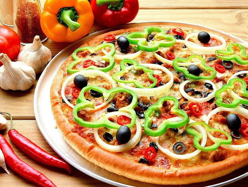 Italian Spicy Pizza, onions, sauce, hotpeppers, abstract, greenpepper, crust, spicy, pizza, jalapeno, garlic, pepperoni, blackolives, HD wallpaper