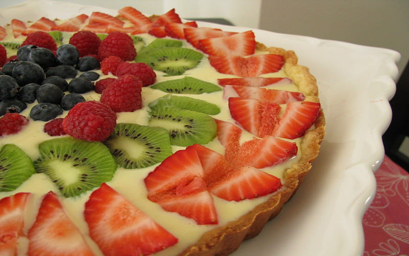 Fresh Fruit Tart, strawberry, kiwi, blueberries, abstract, filling, dessert, fruit, bakery, pastry, tart, cream, HD wallpaper