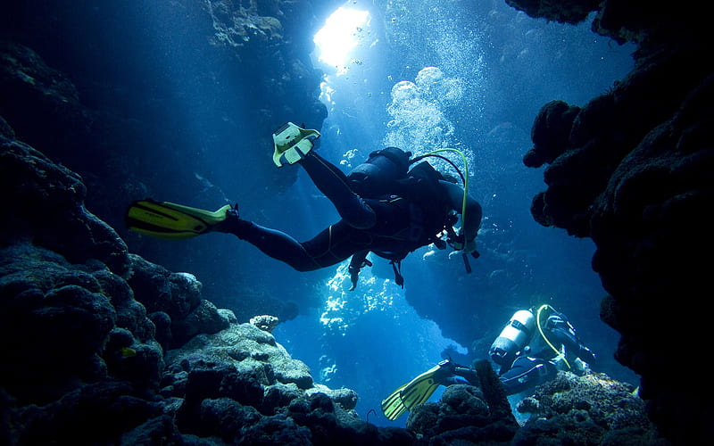 divers, underwater world, rocks, extreme hobbies, diving, HD wallpaper