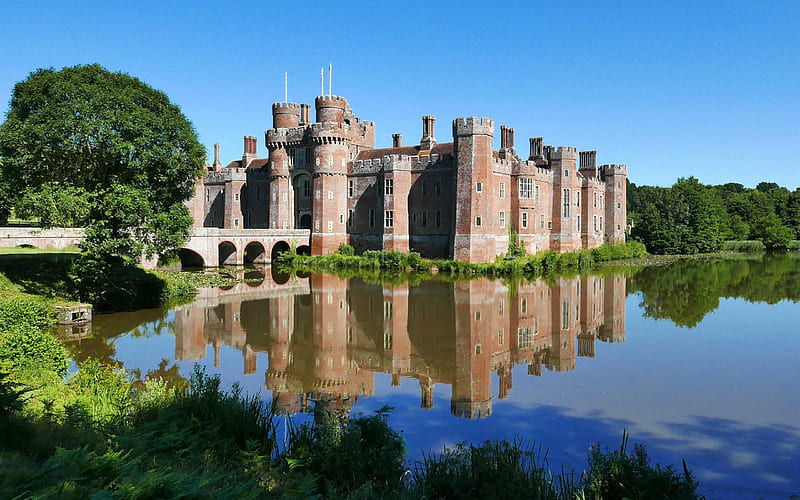 Herstmonceux Castle, East Sussex, England, reflection, medieval, castle, england, HD wallpaper
