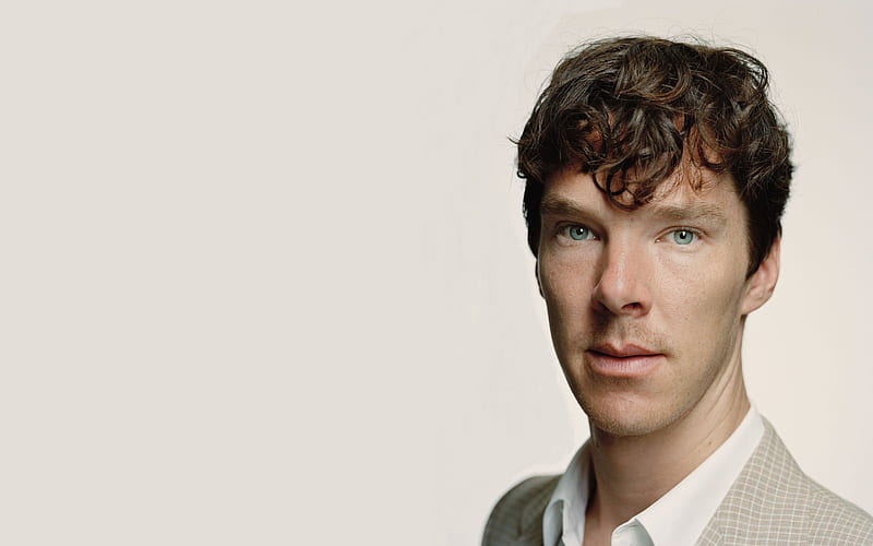 Benedict Cumberbatch, portrait, british actor, popular actors, hoot, white suit, HD wallpaper