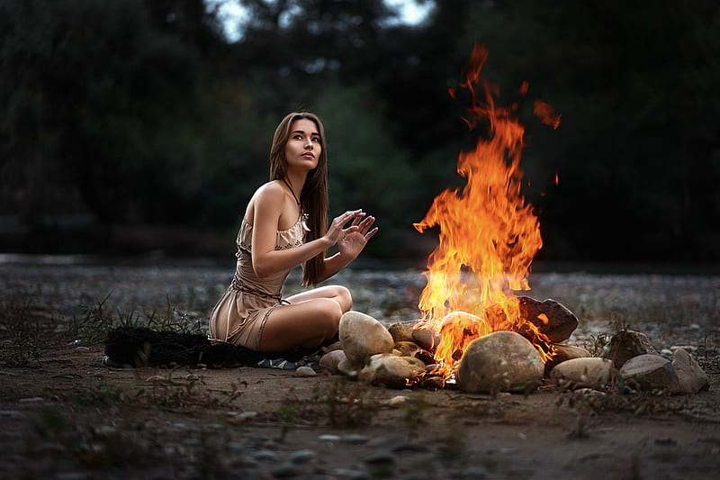 Warming Up by the Fire, campfire, brunette, model, outdoors, HD wallpaper