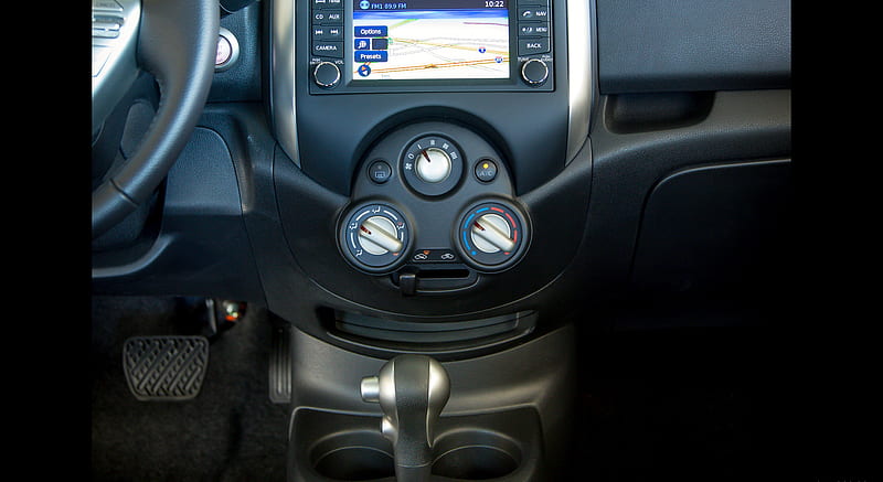 2014 Nissan Versa Note - Central Console , car, HD wallpaper