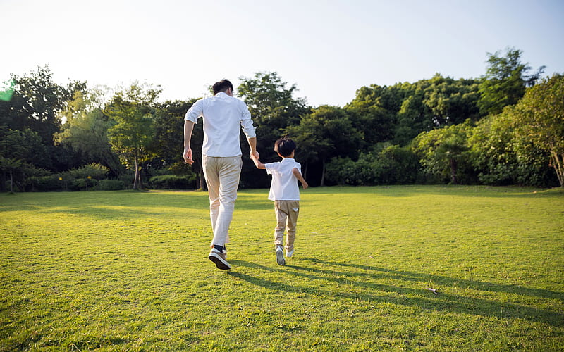 Parque padre e hijo corriendo 2021 vida feliz, Fondo de pantalla HD | Peakpx