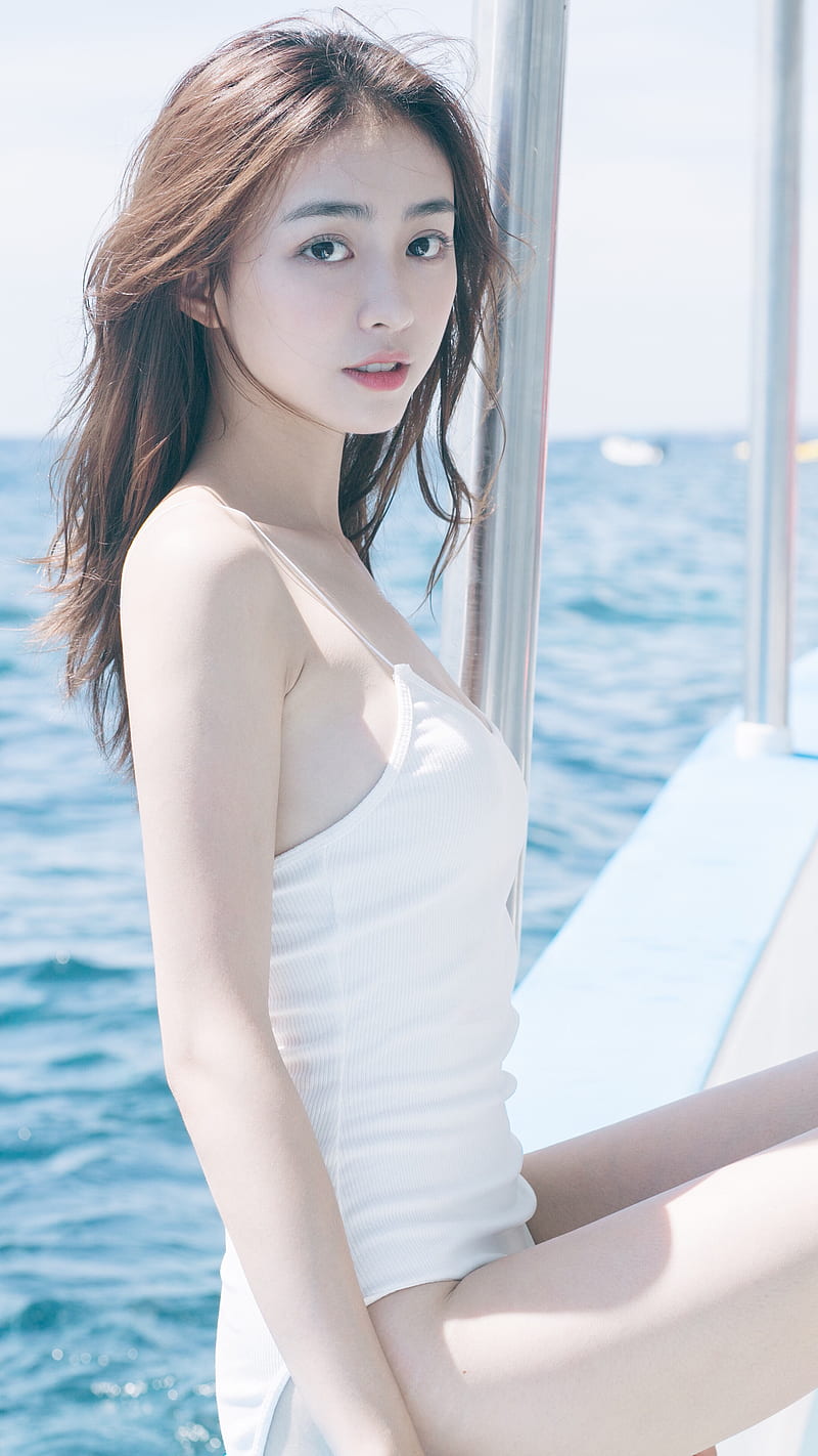 Chinese, Duebass, pale, looking at viewer, sea, sitting, bare shoulders, long hair, women outdoors, HD phone wallpaper