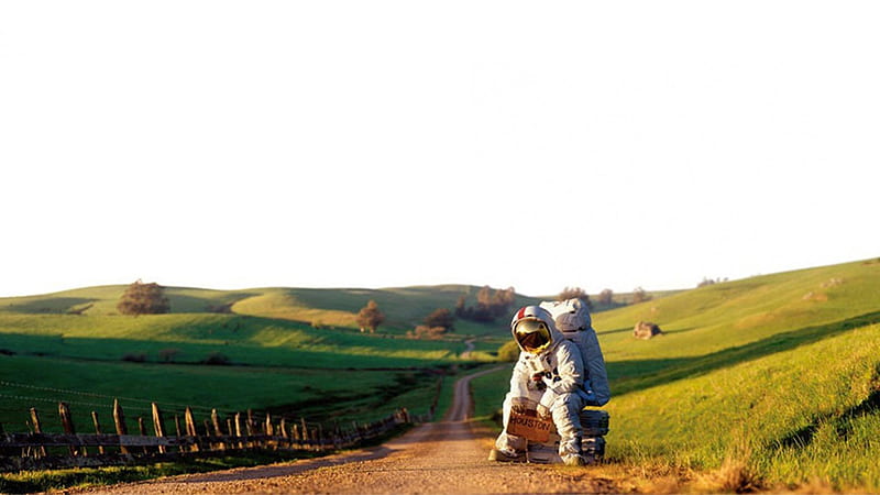astronaut stranded in the middle of nowhere , countryside, hitchhiker, road, astronaut, HD wallpaper