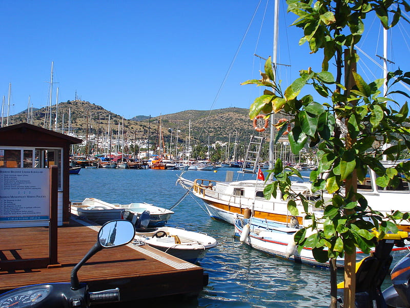 Bodrum - Turkiye, bodrum, boats, green, scaffolding, turkiye, sea, blue, HD wallpaper