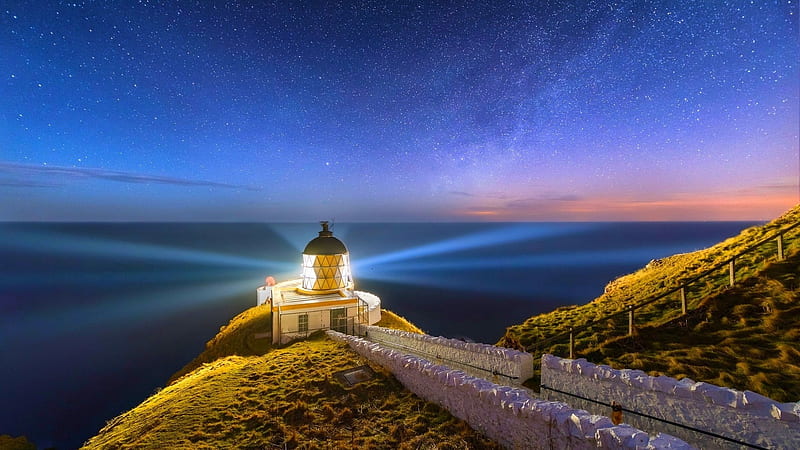 lighthouse in scotland shining brightly, stars, cliff, lighthouse, sea, night, light, HD wallpaper