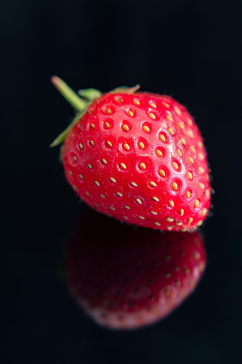 Strawberry, berry, macro, red, black, HD phone wallpaper | Peakpx