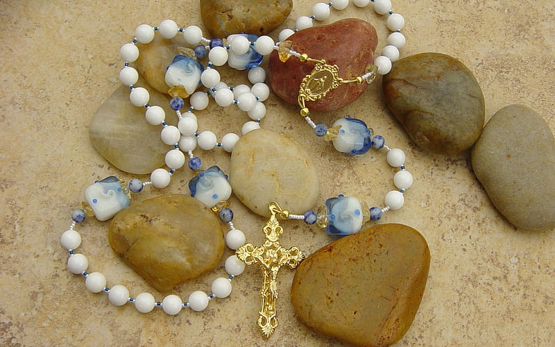 Holy Rosary, sand, stones, prayer, rosary, HD wallpaper