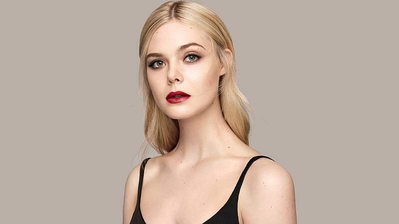 Mary Elle Fanning With Red Lips And Gray Eyes In Background Of Gray Mary Elle Fanning, HD wallpaper