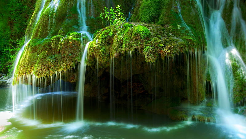 Bigar Falls, tiny shreds cascade, amazing, bonito, Romania, foliage, water curtain, nature reserve, green, moss, HD wallpaper