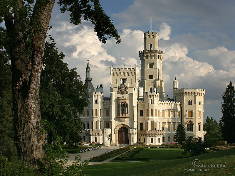 Czech Castle, windows, tree, towers, grass, white, clouds, castle, HD wallpaper