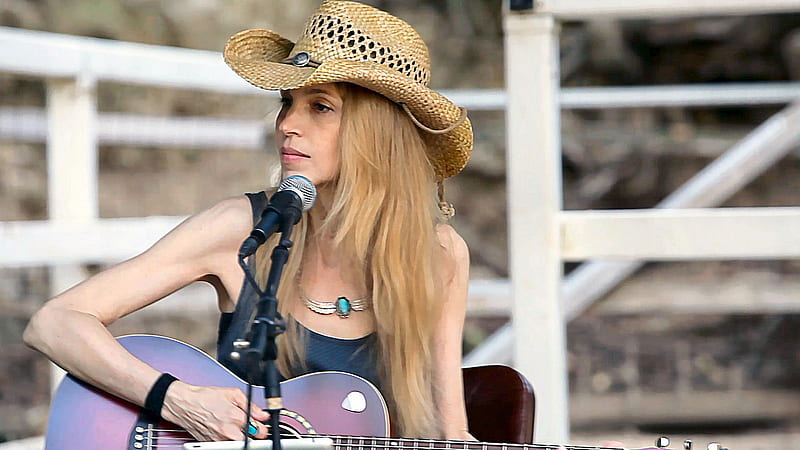 Rodeo Party . ., fence, female, hats, cowgirl, music, ranch, country, outdoors, mic, guitar, blondes, western, HD wallpaper