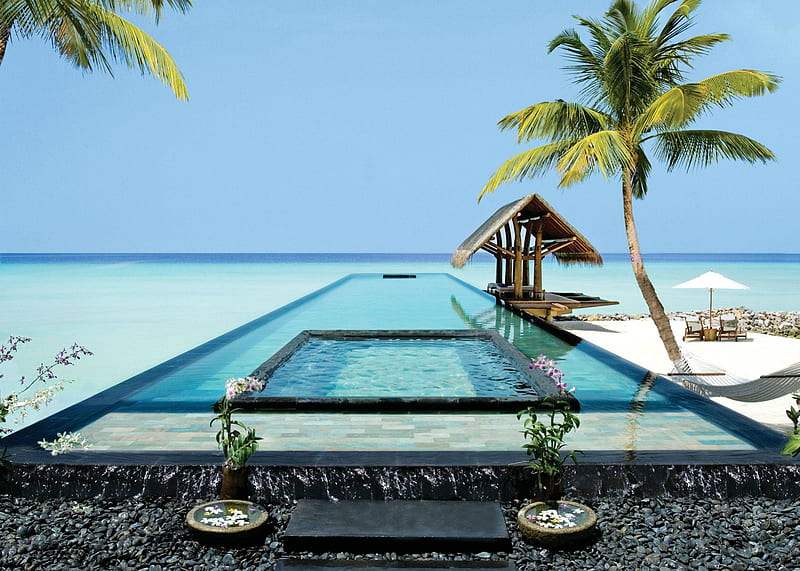 Swimming Pool in The Maldives, resort, sea, atoll, beach, lagoon, sand, hot, swimming, luxury, blue, hotel, 5 star, holiday, Maldives, ocean, pool, tub, paradise, jacuzzi, island, tropical, palm tree, HD wallpaper