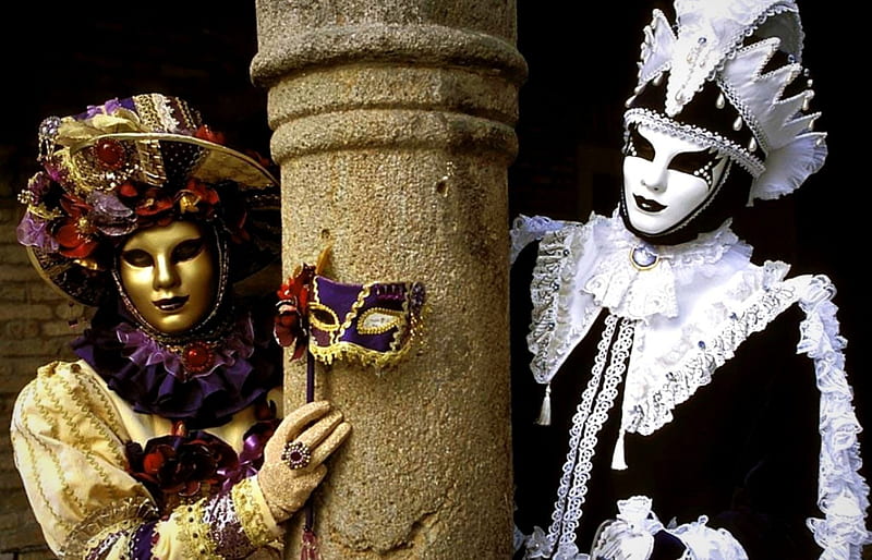 Venice Carnival, golden, black, man, venice, woman, hat, carnival, feather, white, mask, pink, couple, HD wallpaper