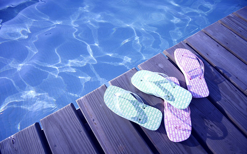 Beach Shoes, beach, water, flip flops, summer, pool, shoes, HD wallpaper