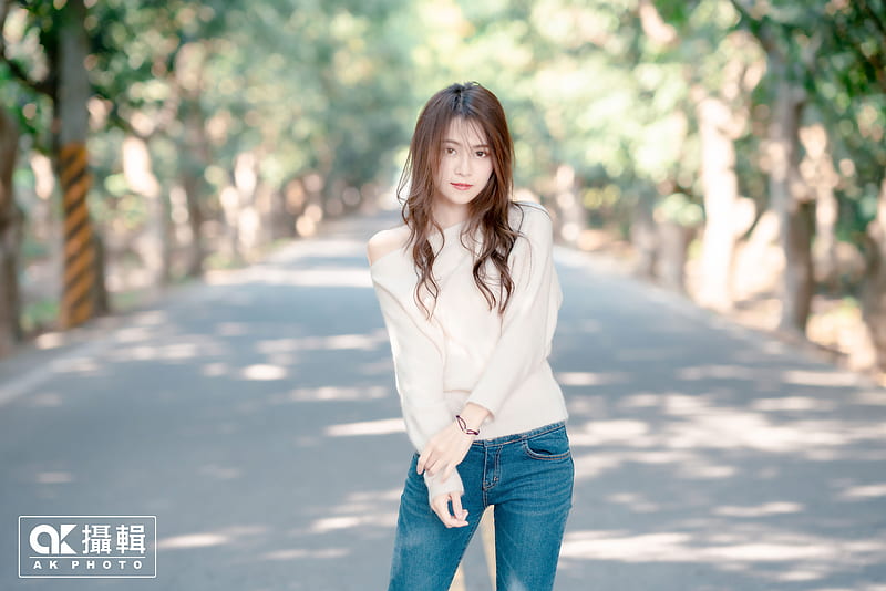 Asian Girl Jeans Cute Graphy Blurry Road Girls Hd Wallpaper Peakpx