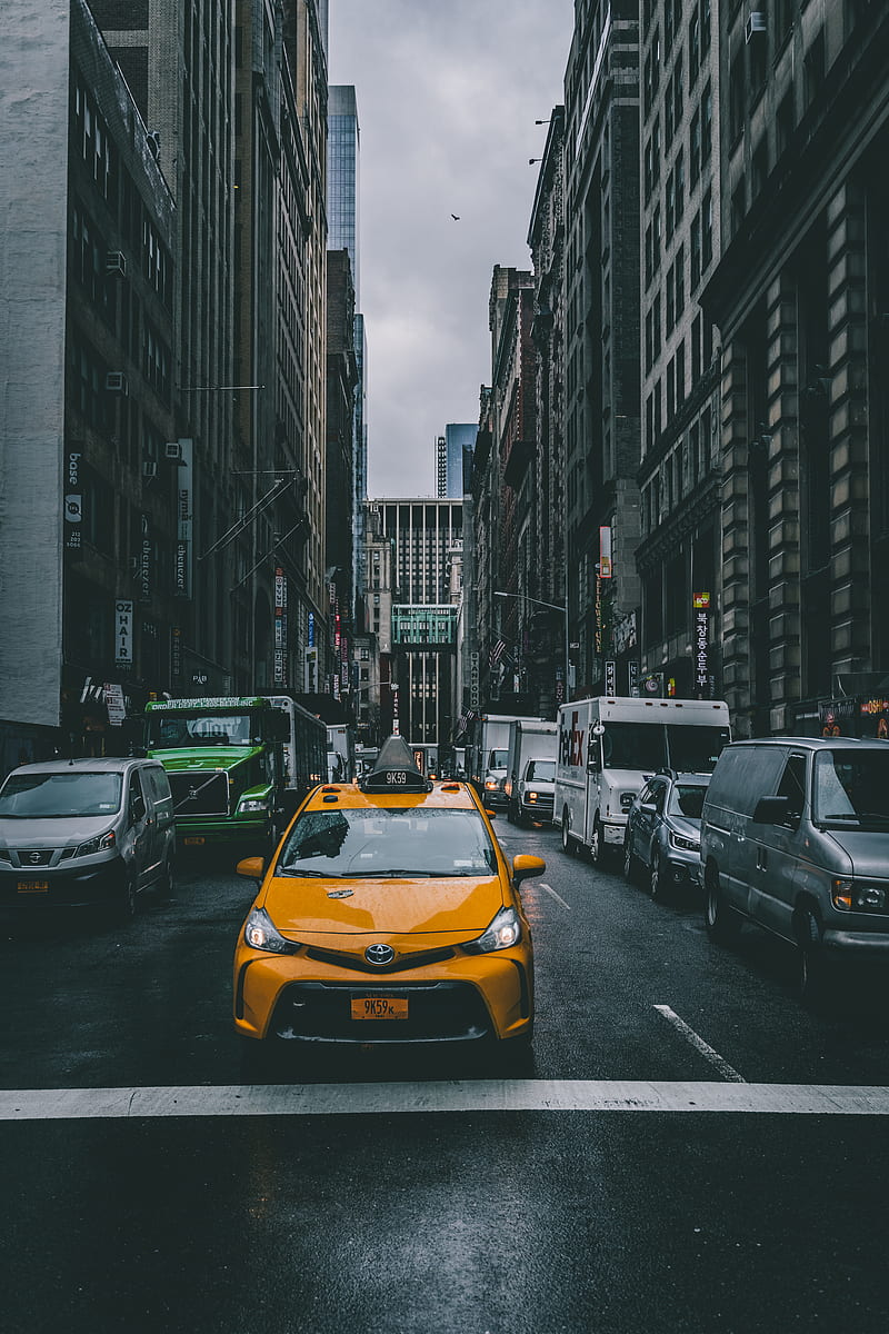 selective color of yellow cab, HD phone wallpaper
