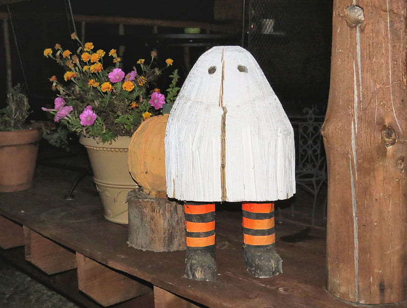 A Little Cabin Spook, autumn, halloween, Ghost, cabin, porch, craft, wood ghost, decroative, nature, HD wallpaper