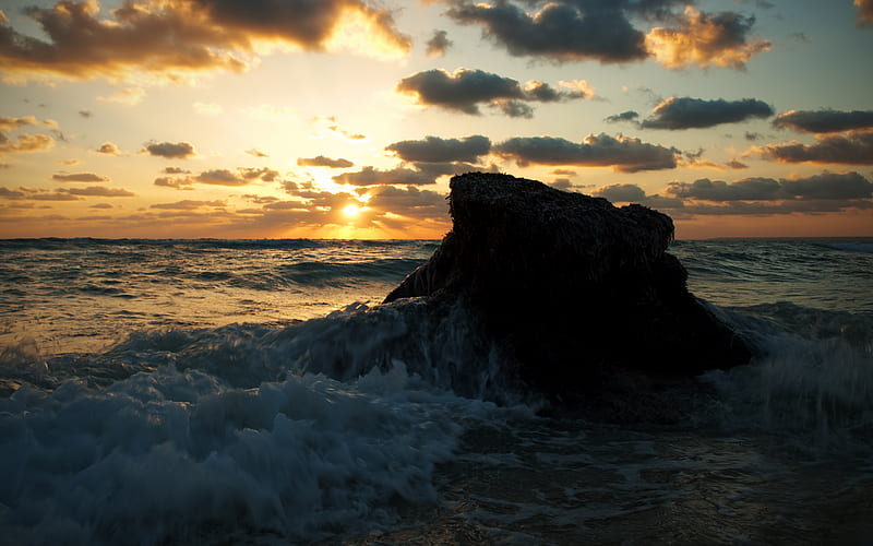 Sunrise Behind Rock, cloud, sun, rock, ocean, sky, sea, wave, 2560x1600, water, nature, sunrise, morning, HD wallpaper